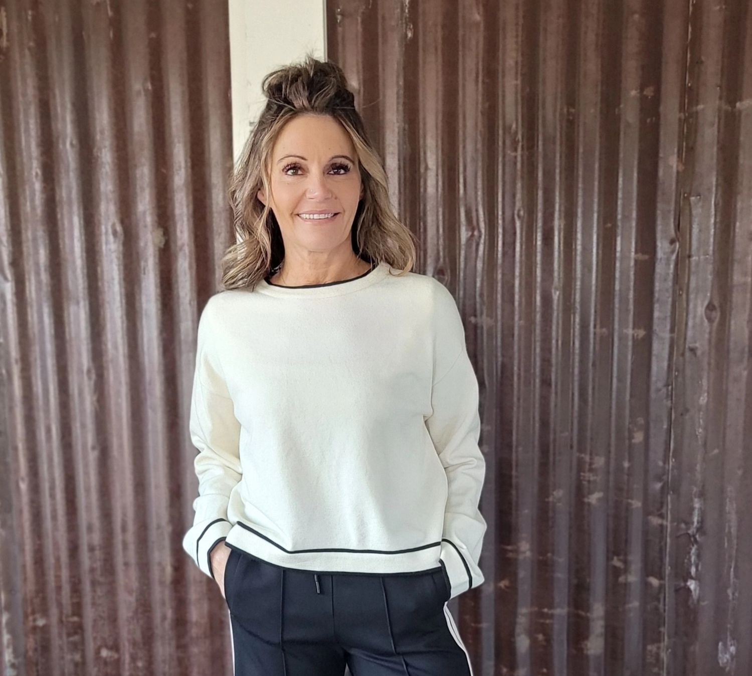 Elan Crew Neck Off White/ Black Sweater Elan Crew Neck Off White/ Black Sweater