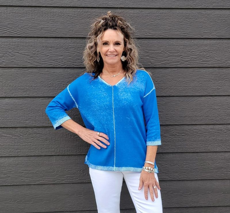 Tru Luxe Reverse Printed V Neck Blue