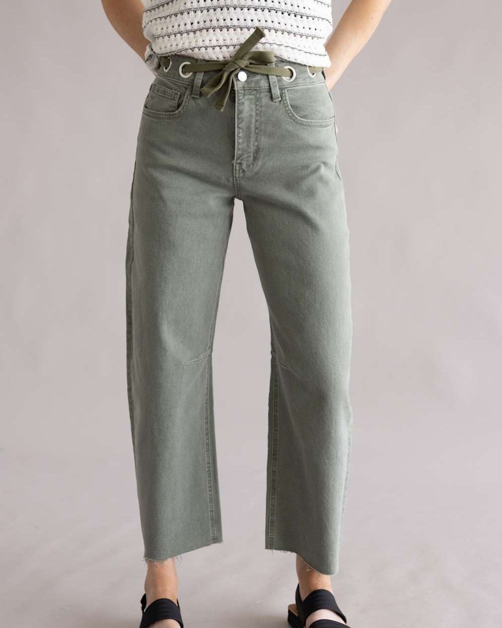 Vervet Kate Barrel Jean Olive Vervet Kate Barrel Jean Olive