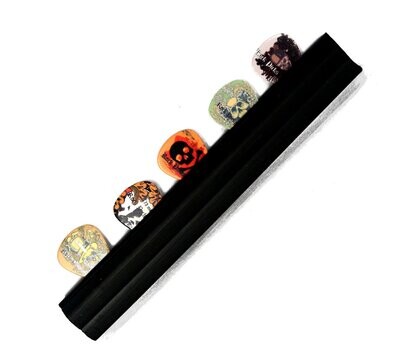 Microphone Stand Pick holder with Rock Skull design plectrums 5 x 0.73mm picks