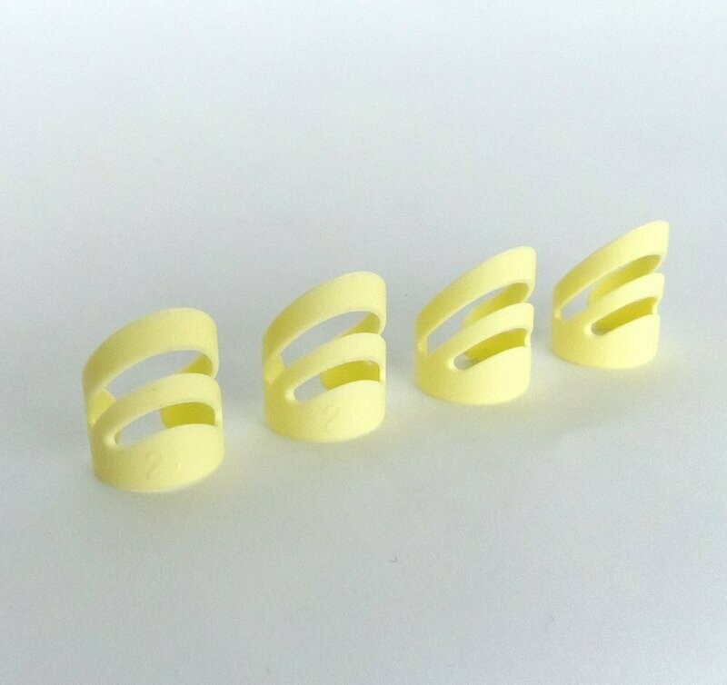 ALASKA STYLE PICKS LARGE SET OF 4 PLASTIC FINGER PICK PLECTRUMS (15-19mm) GPAFL