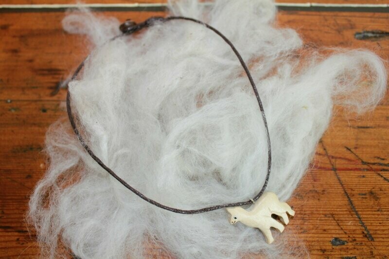 Alpakakette aus Holz