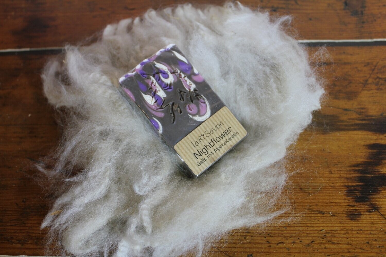 Alpakaseife mit Keratin "Nightflower"