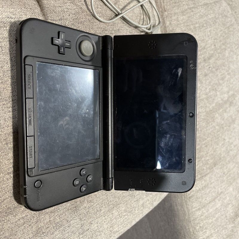 Nintendo 3DS XL ("O3DS XL") SPR-001 - Red on Black [Console Only] (used)