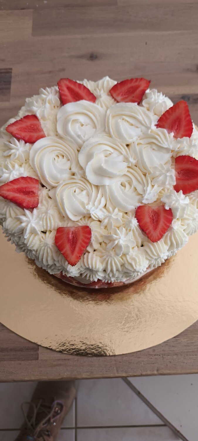 Gâteau type fraisier (la part)
