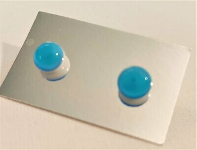 Filigane Ohrstecker aus Glas und Edelstahl