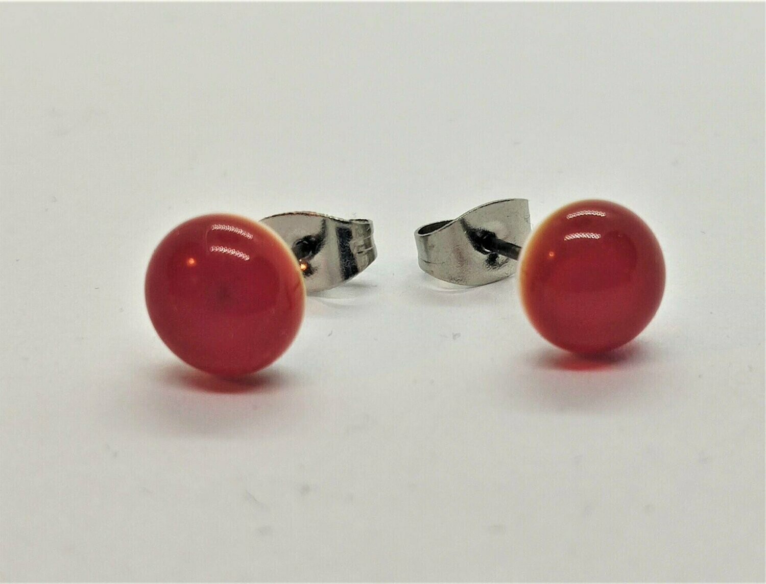 Ohrstecker aus Glas und Edelstahl, rot-weiß