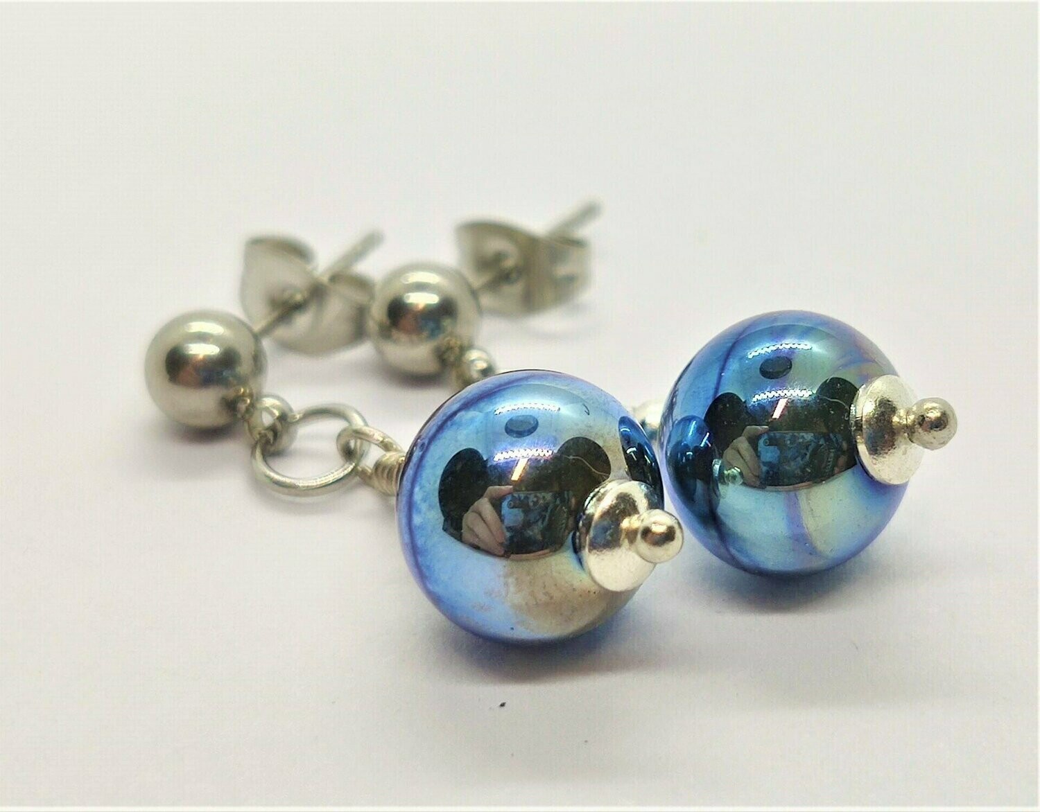Ohrhänger KUGEL iris-blau - aus Glas und Edelstahl
