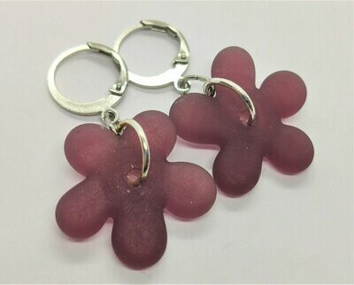 Ohrhänger BLUME, amethyst satiniert - aus Glas und Edelstahl