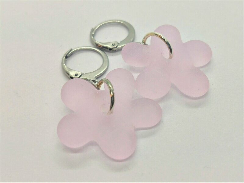 Ohrhänger BLUME, rosé - satiniert - aus Glas und Edelstahl