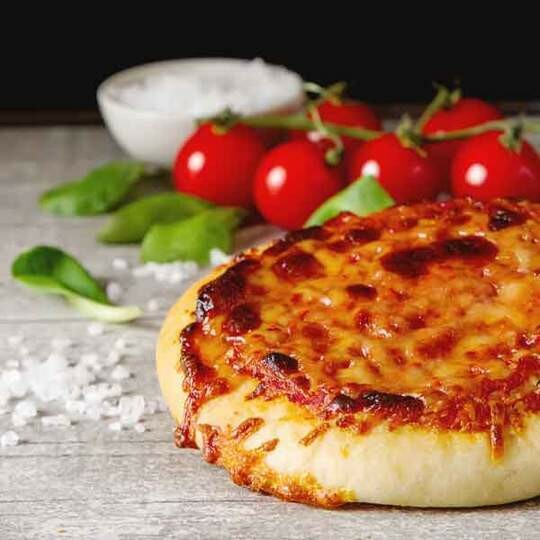 Fornoo Pizza pomodoro e stracchino