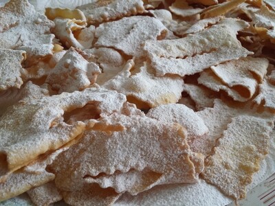 Le Prelibatezze  Crostoli