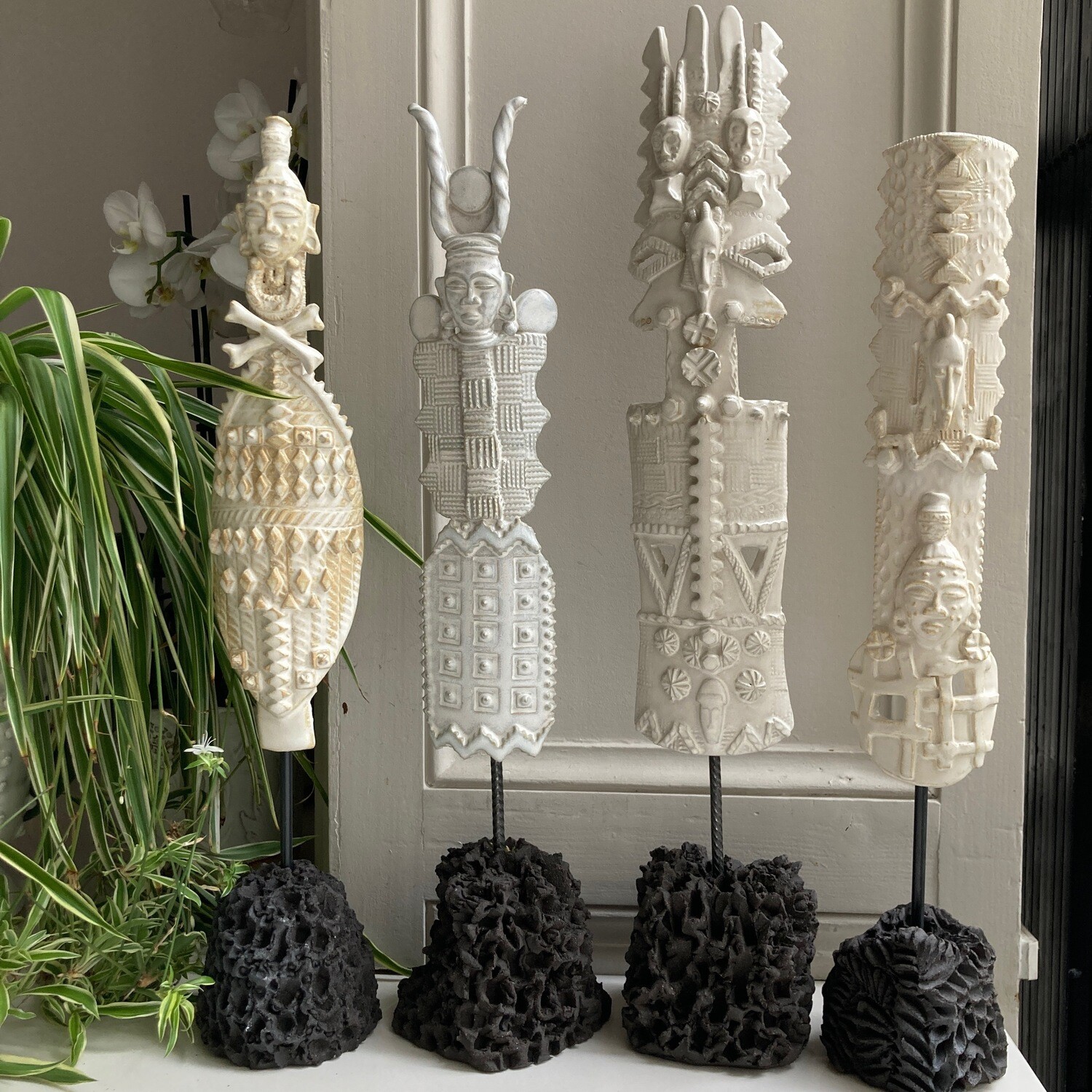 Les totems cote à cote