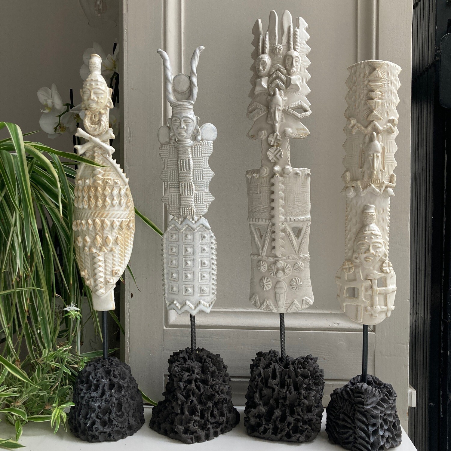 Les totems cote à cote