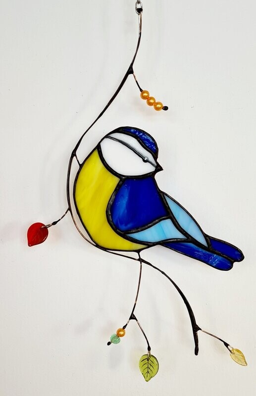 Blaumeise auf Ast, 18cm breit 25cm hoch Blaumeise auf Ast, 18cm breit 25cm hoch