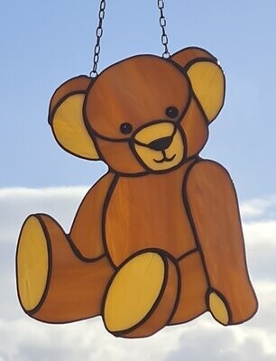 Teddybär hellbraun, Tiffany Fensterbild, 16cm breit 21cm hoch, Handarbeit