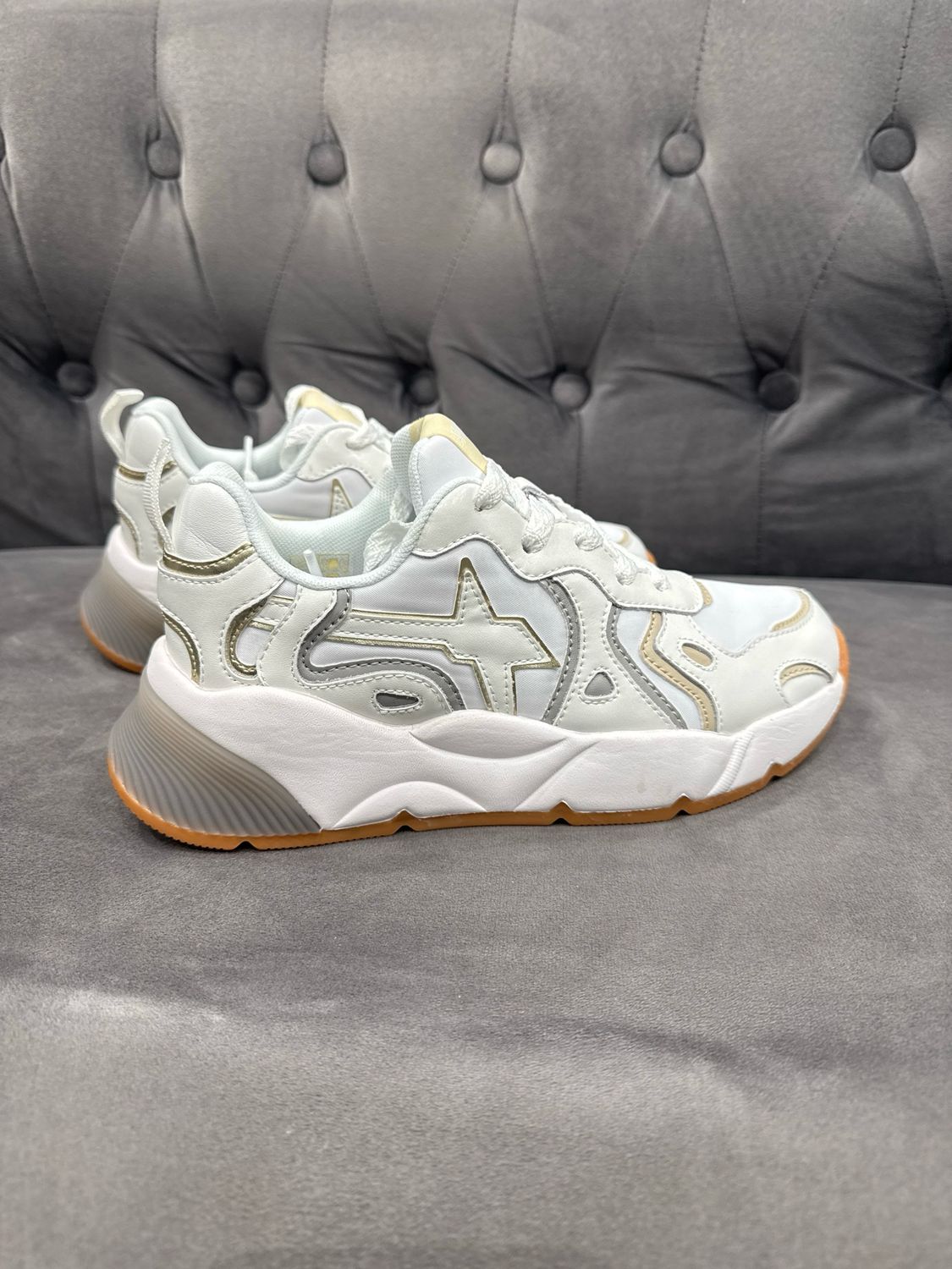 New W6YZ Sarah white