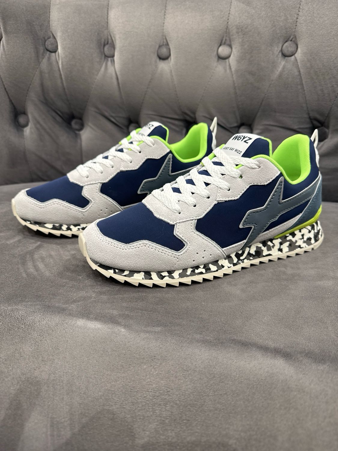 W6YZ Jet white-navy-grey