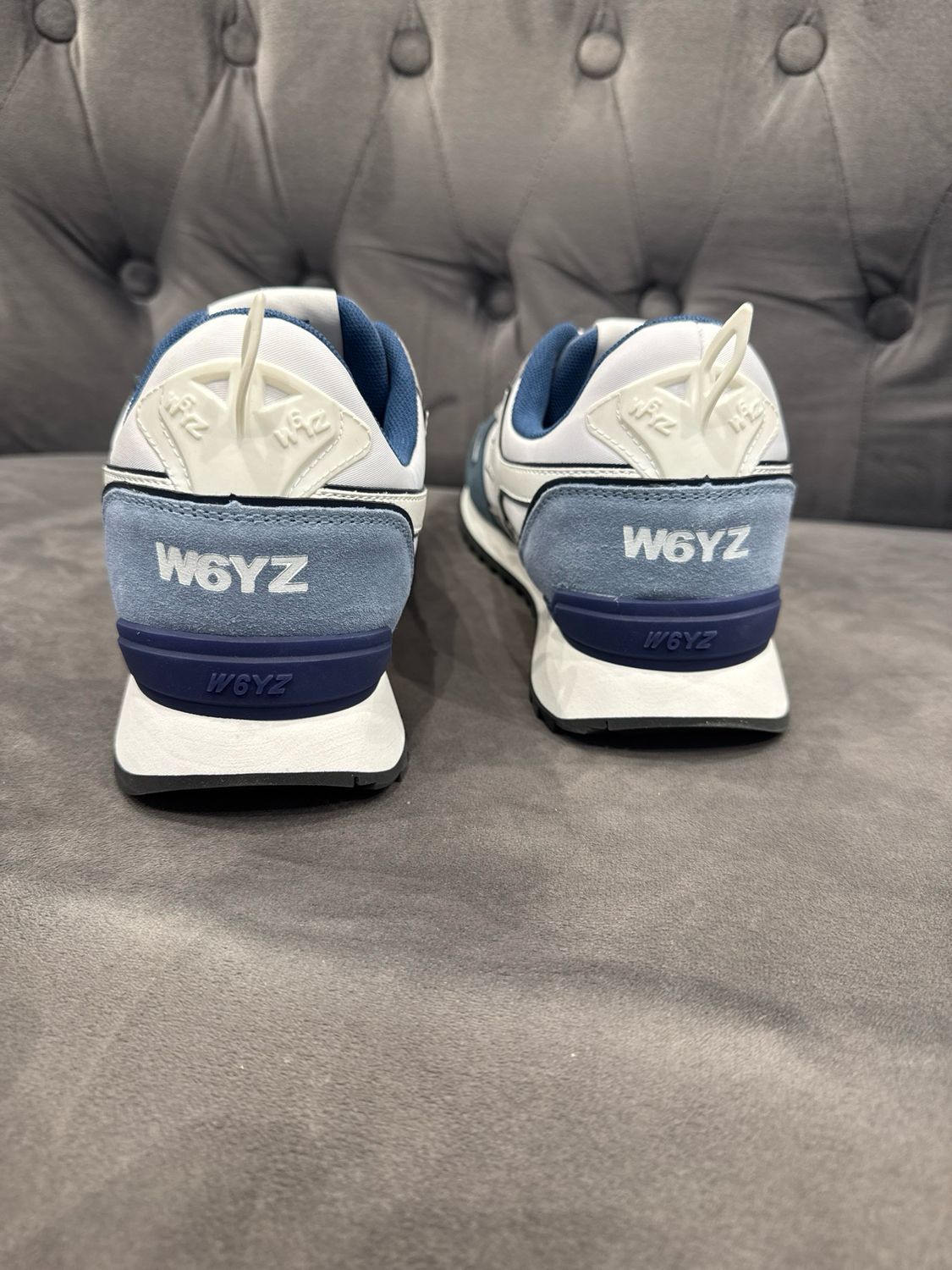 W6YZ Jet dust-white-azure