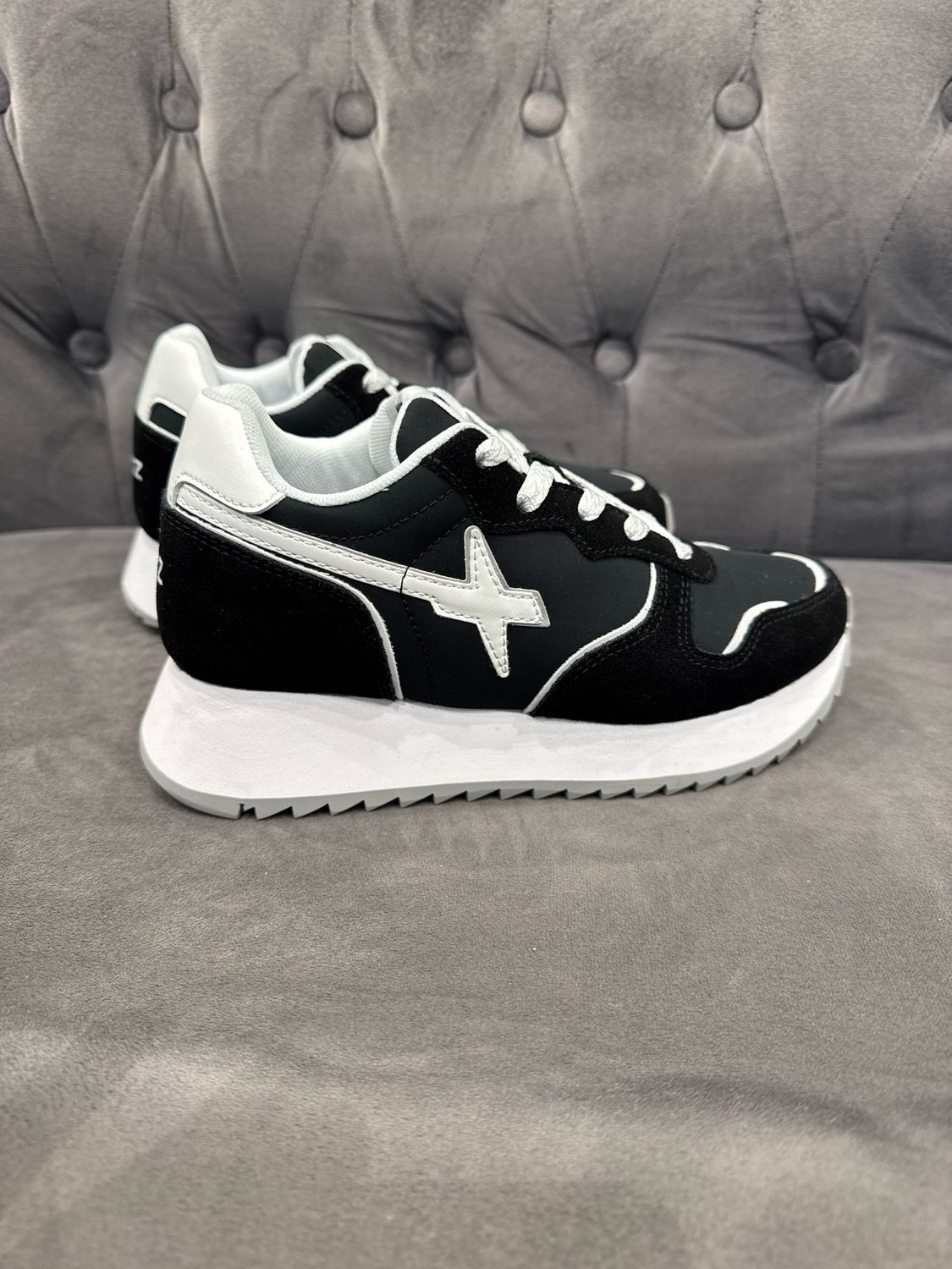 New W6YZ Jet black-white