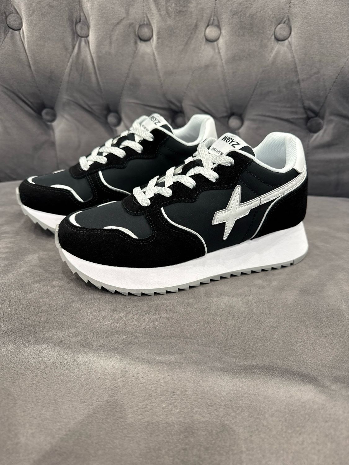 New W6YZ Jet black-white