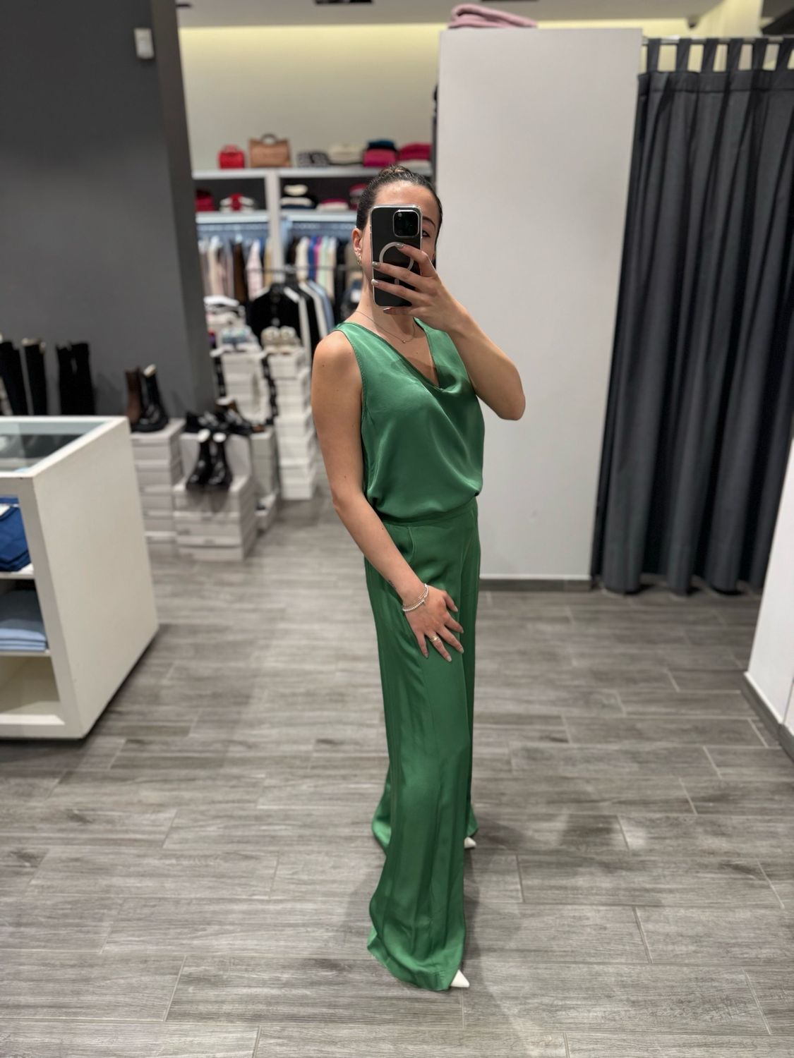 Pantalone a palazzo KAOS