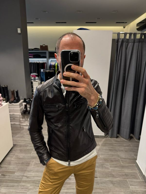 Biker in pelle The Jack