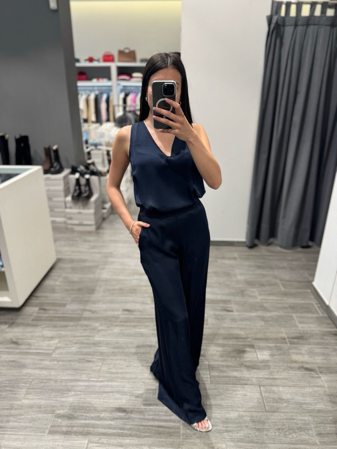 Pantalone a palazzo KAOS