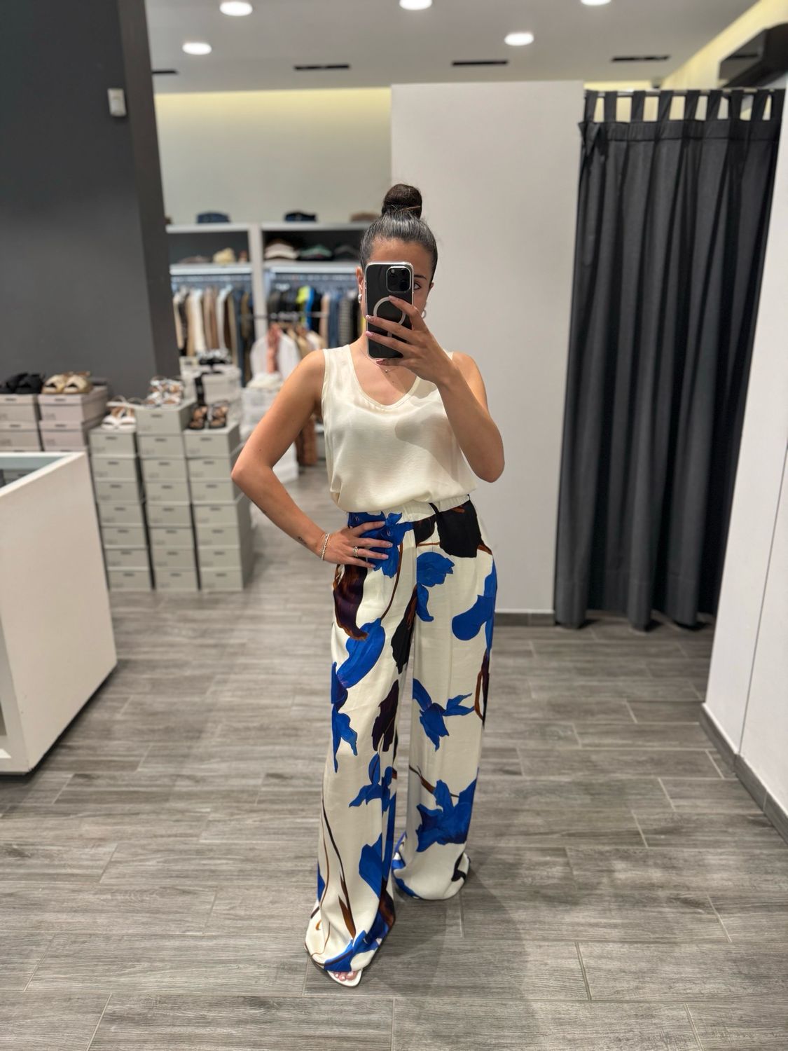 Pantalone in fantasia KAOS