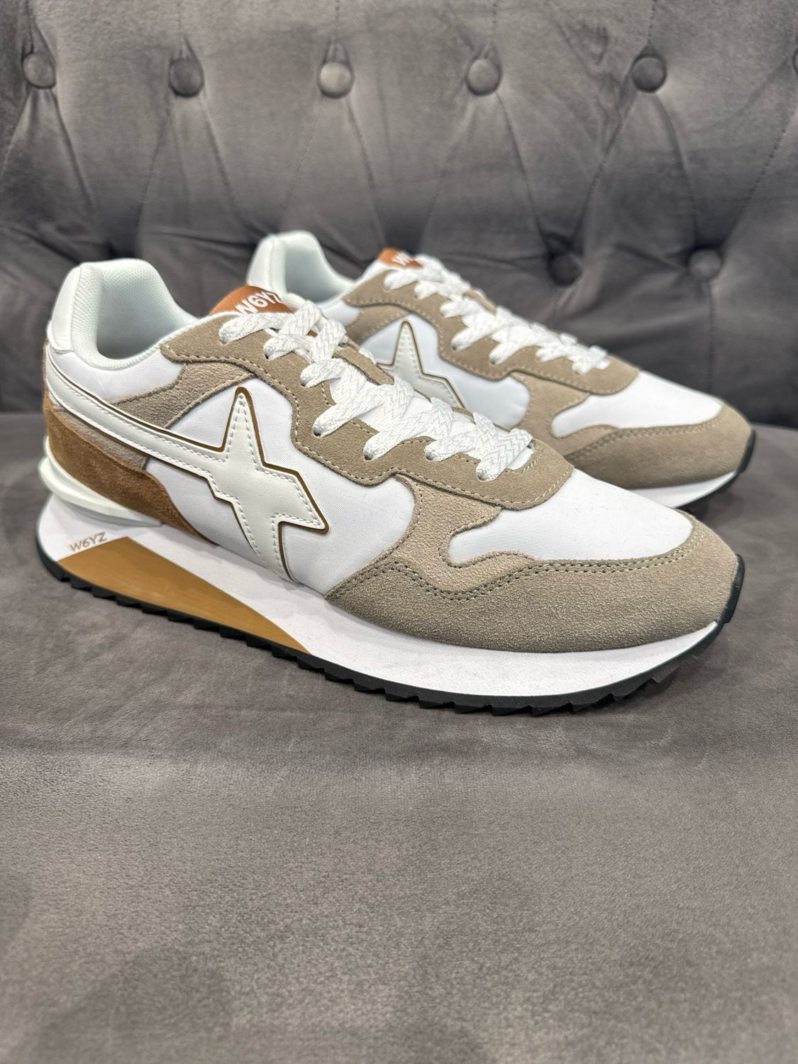 W6YZ YAK taupe-white