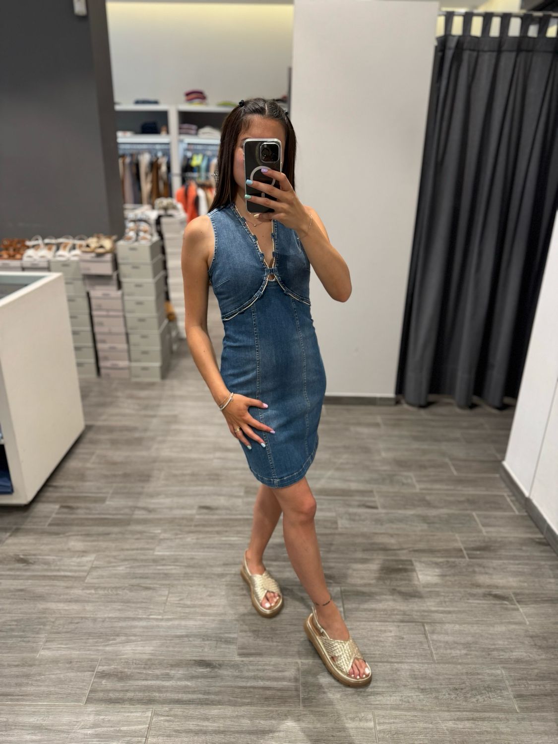 Abito LIU JO in denim con catena gioiello