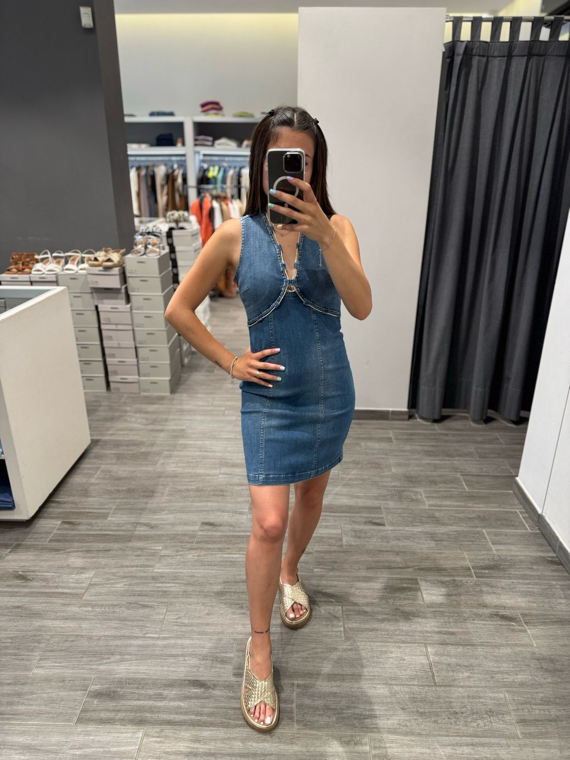 Abito LIU JO in denim con catena gioiello