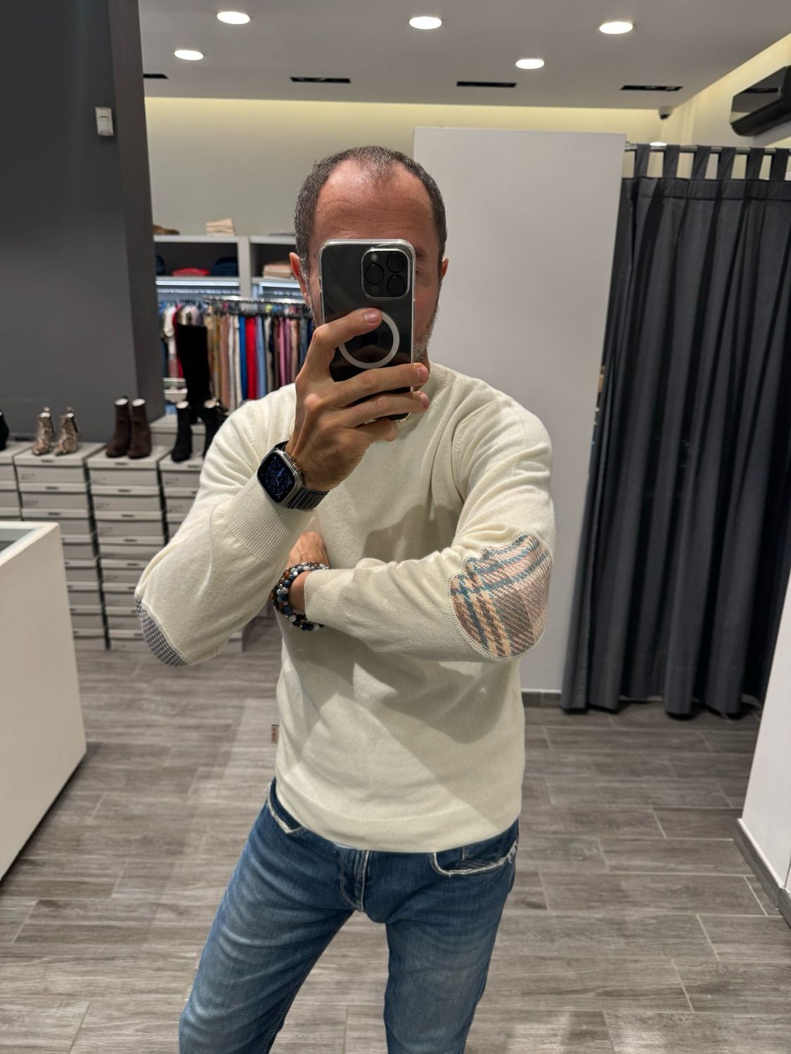 Maglia con toppe BOB