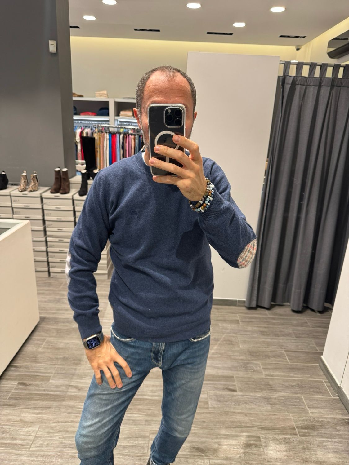 Maglia con toppe BOB