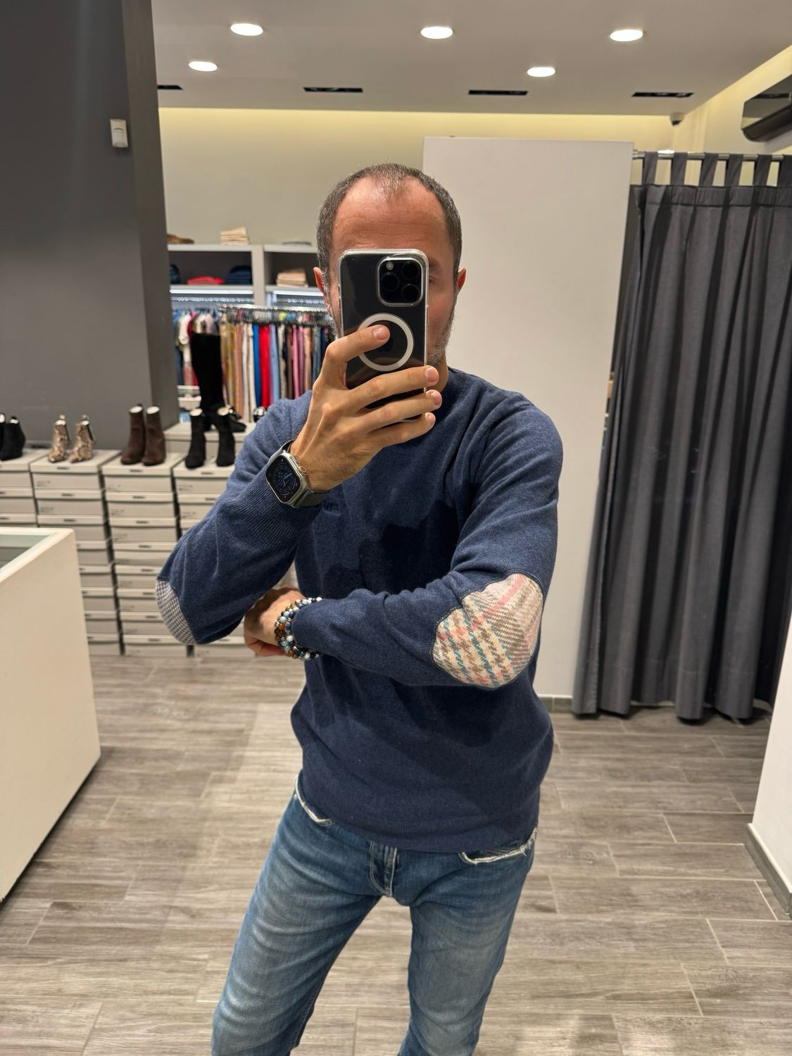 Maglia con toppe BOB