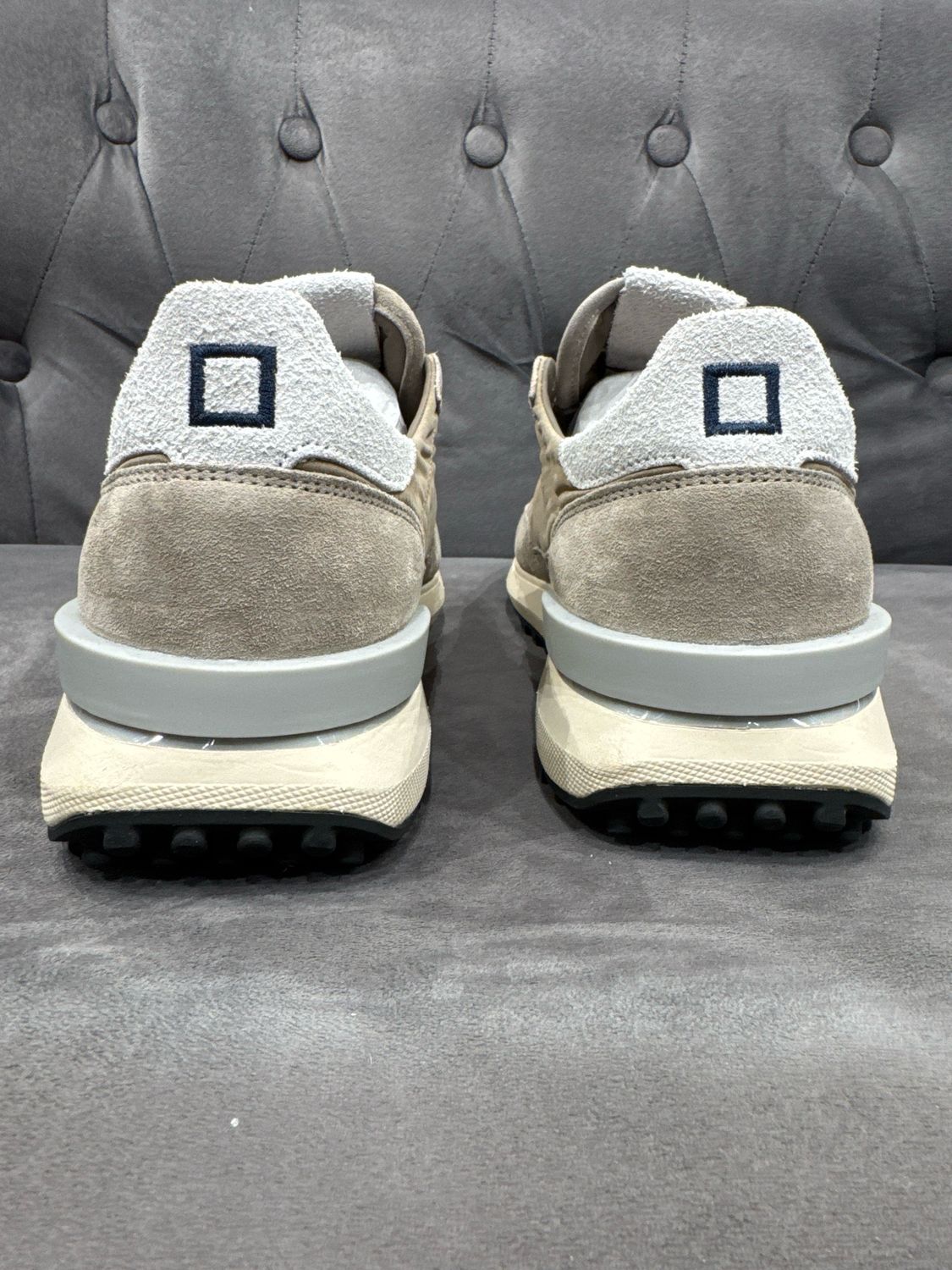 DATE Athleta touch-taupe