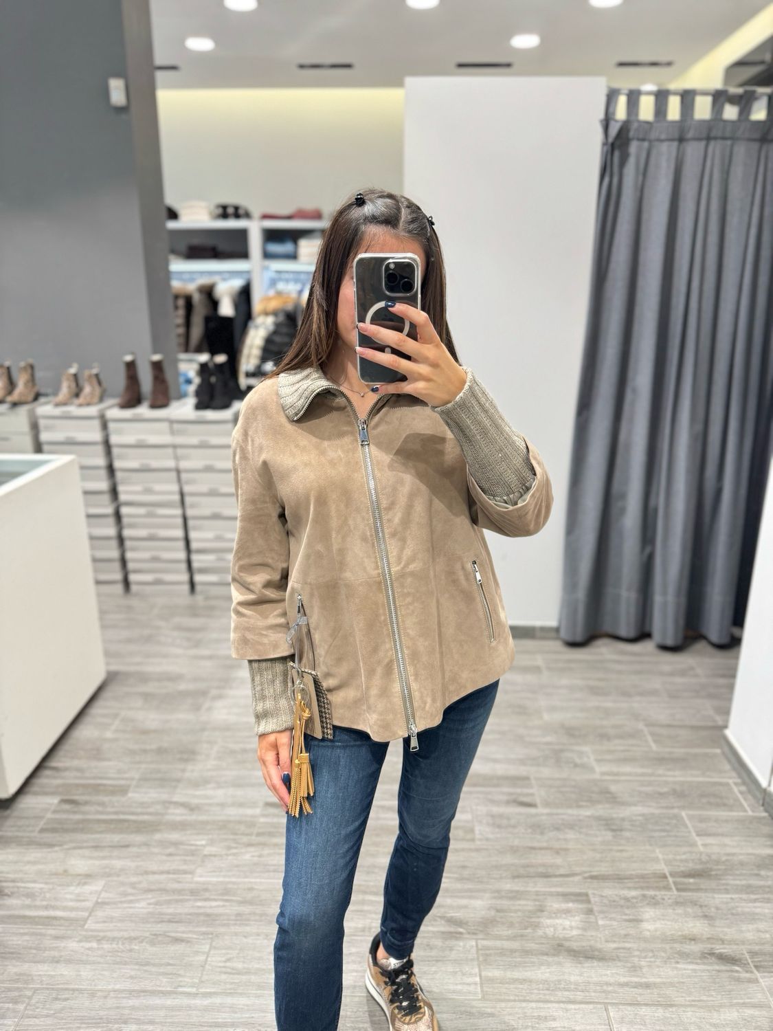 Giubbino in camoscio con maniche in lana The Jackie