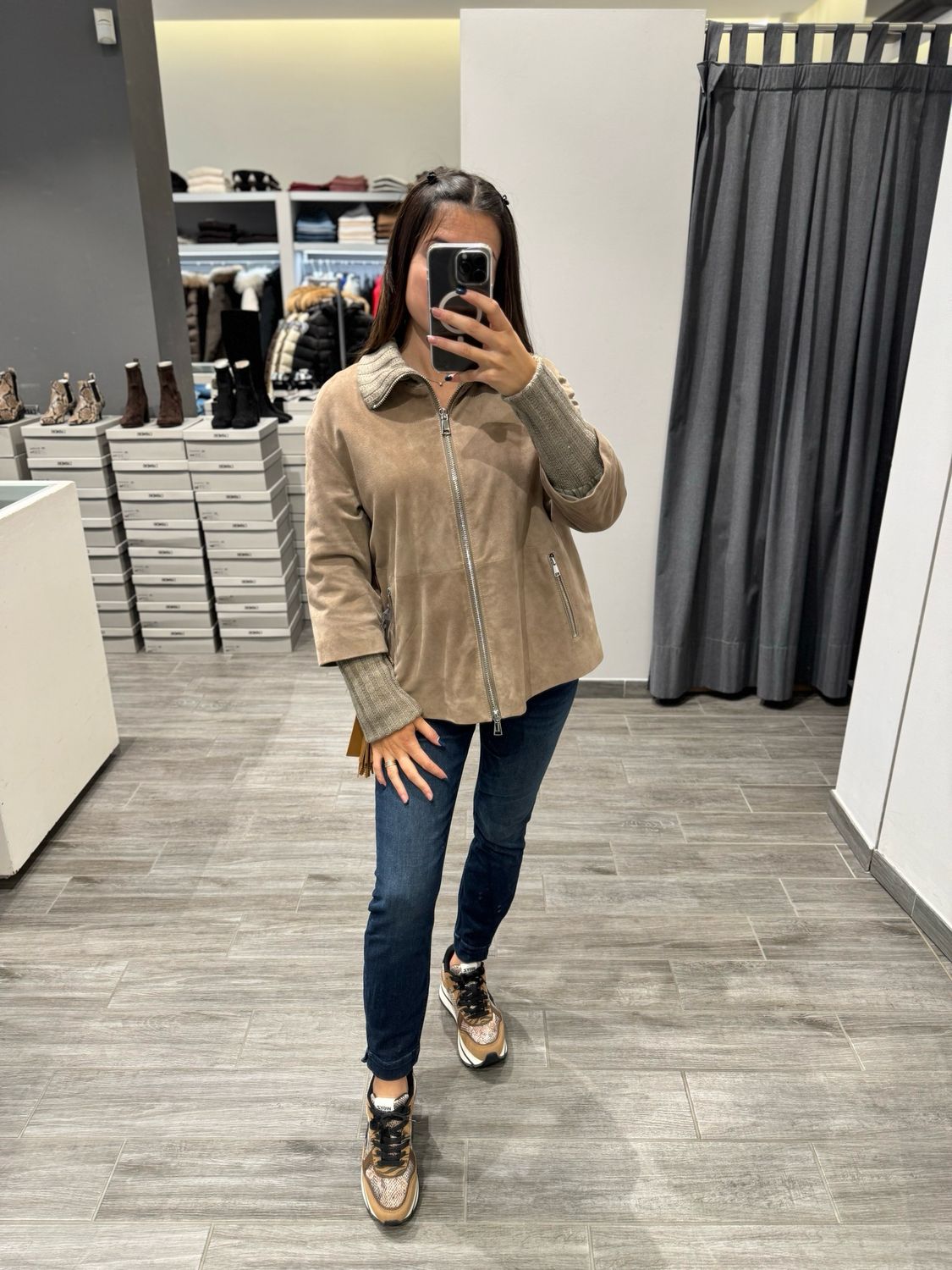 Giubbino in camoscio con maniche in lana The Jackie