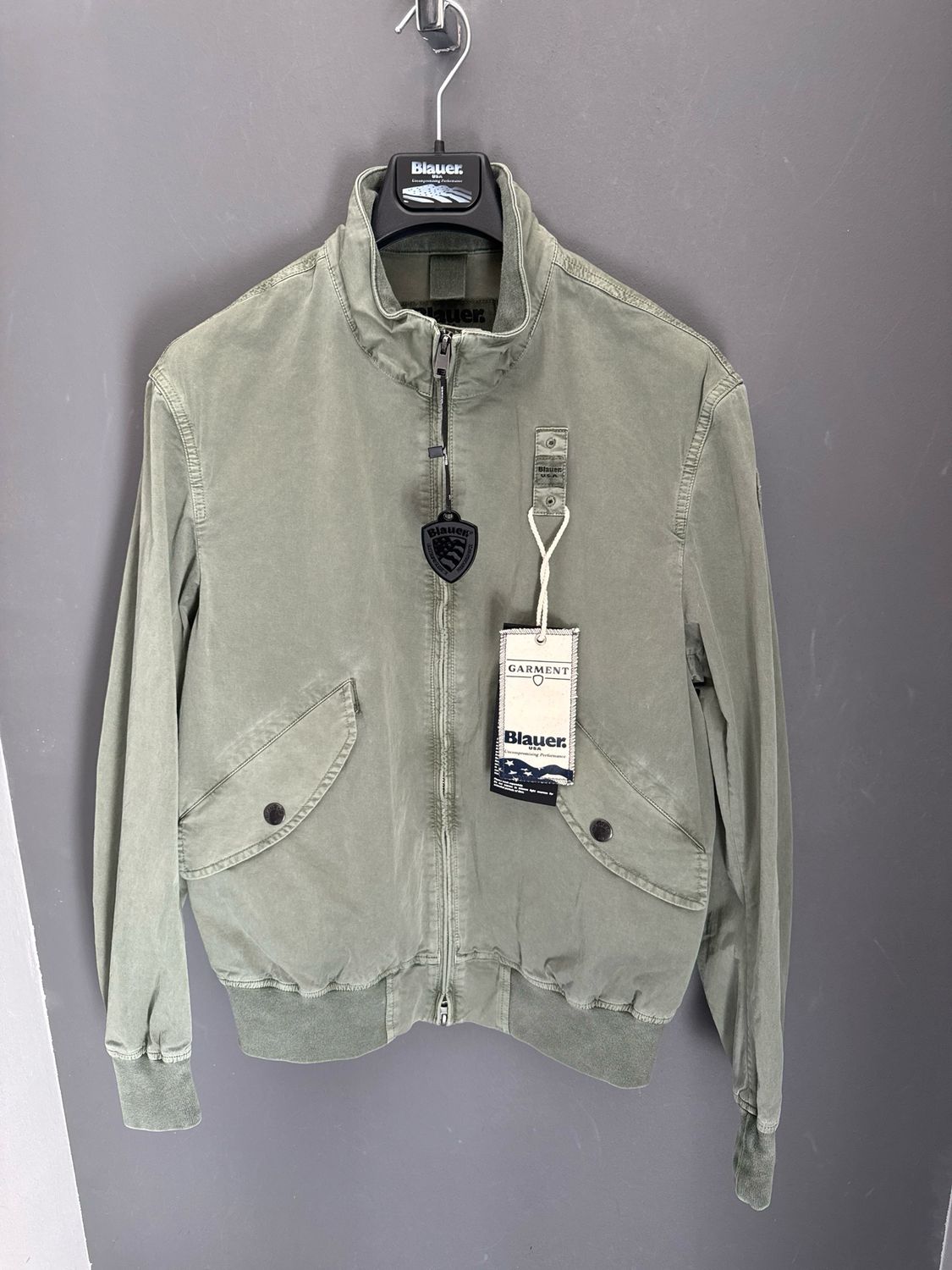 BOMBER BLAUER LEGGERO BADGER