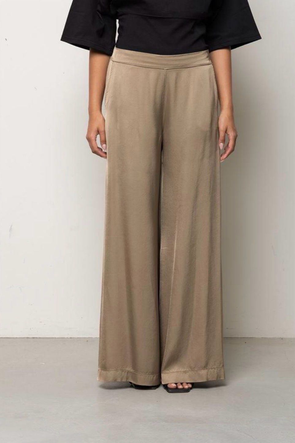 Pantalone Kaos in raso di viscosa