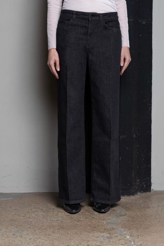 Pantalone a palazzo Kaos