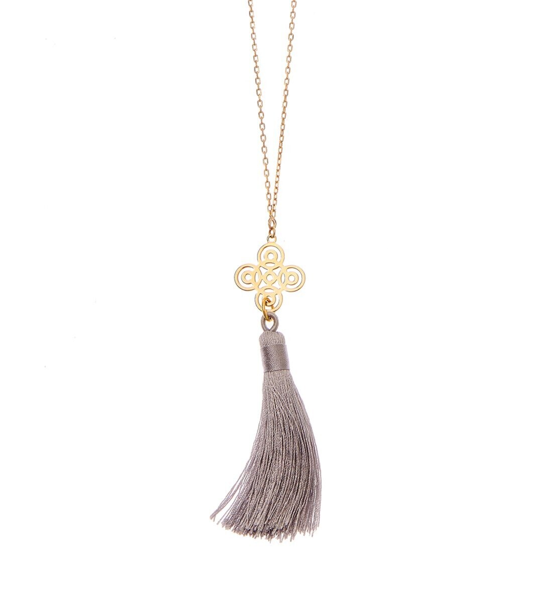 Goldkette mit Ornament und Quaste