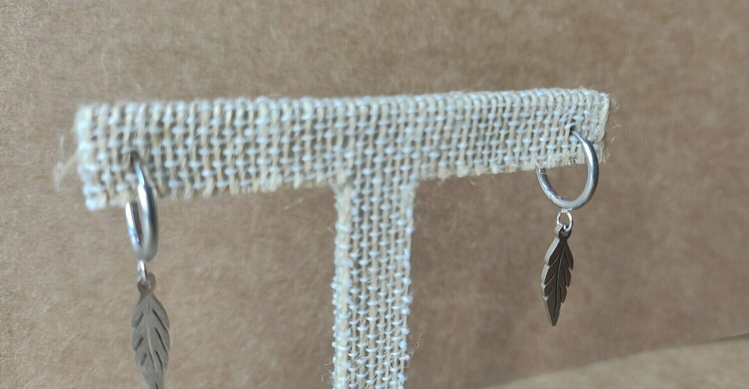 PENDIENTES ACERO ARO HOJA, Color: Plateado