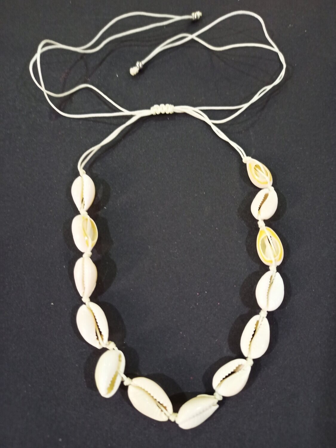 GARGANTILLA  O COLLAR DE CARACOLAS