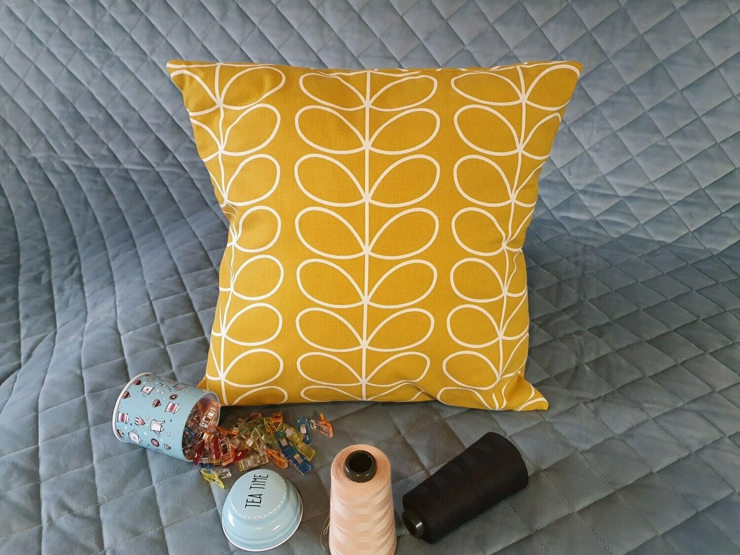 16" Cushion Orla Keely style