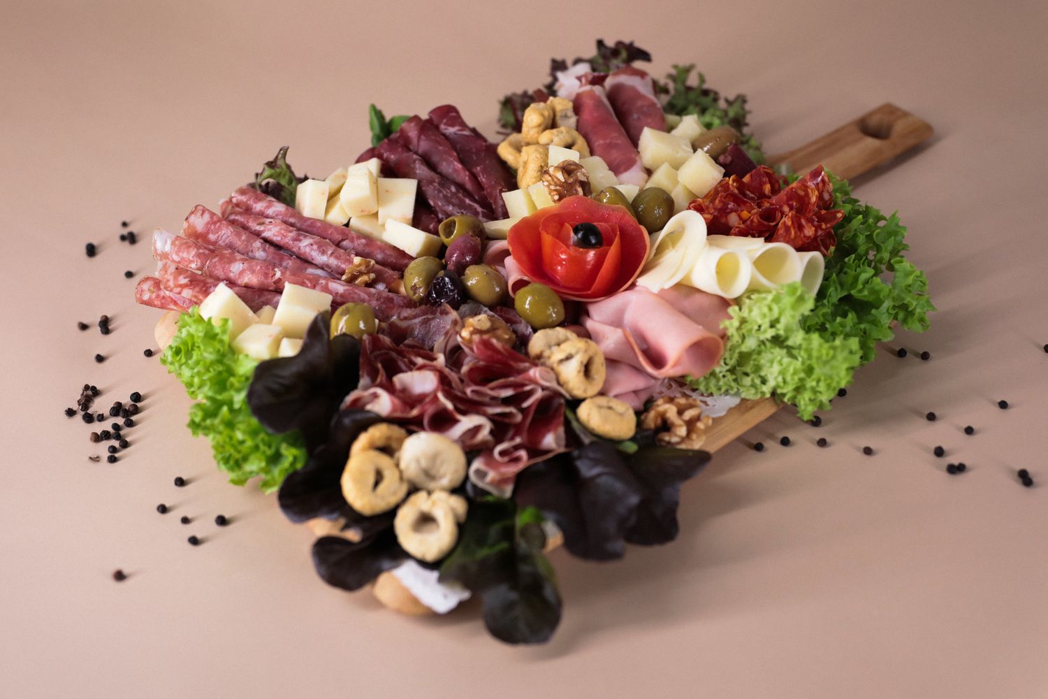 Plateau de CHARCUTERIE Plateau de CHARCUTERIE