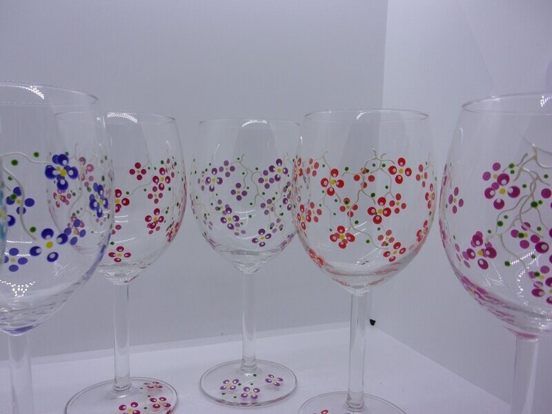 6 verres à vin ...30 cl... 20221024 (50)