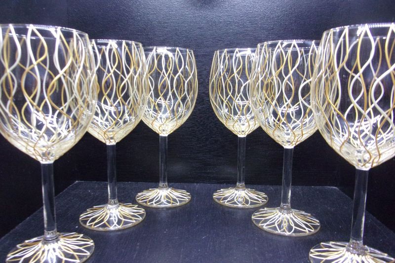 6 verres à vin ...30 cl... 20250828 (243)