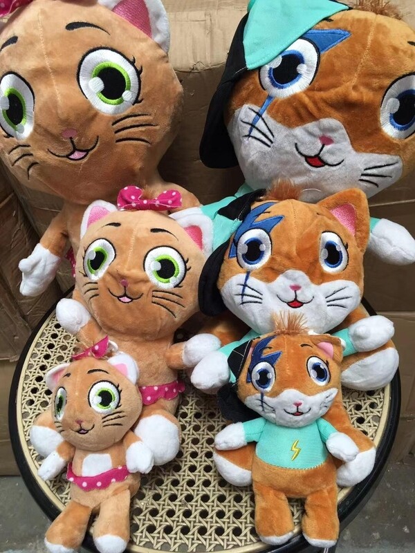 44 GATTI PELUCHE E ACCESSORI