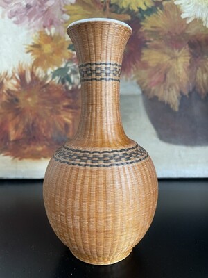 Vase rotin vintage